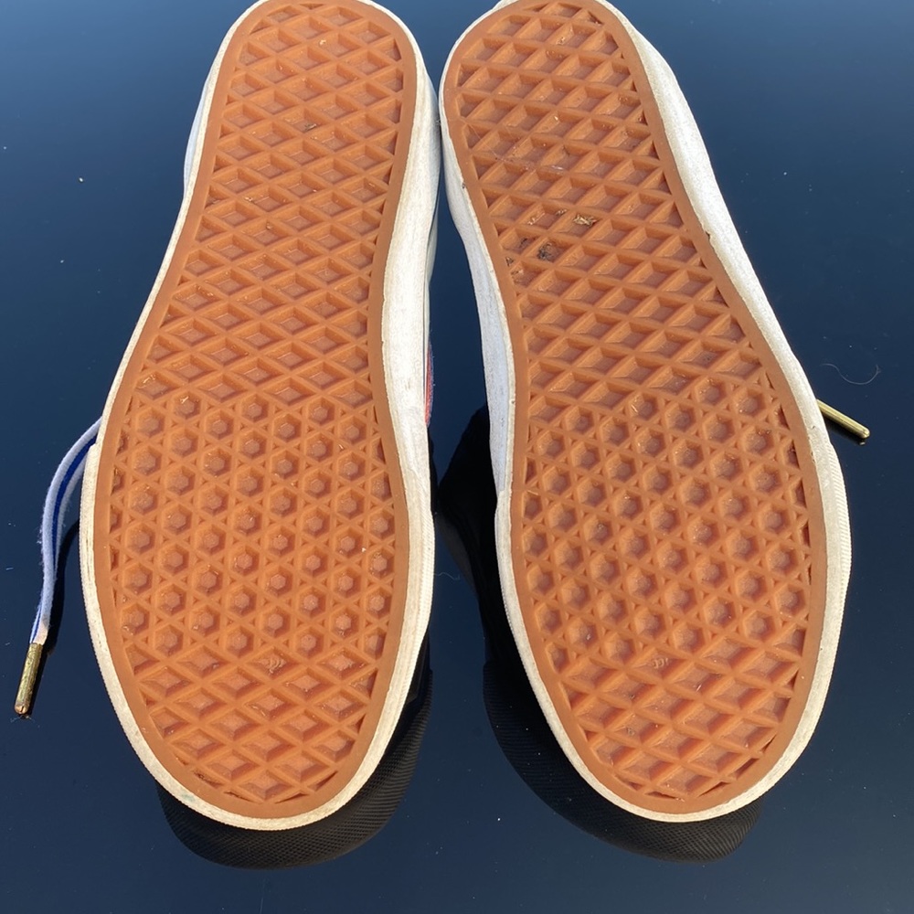 Vans - Picture 4 of 7